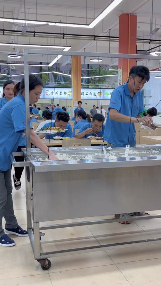 每月准时出粮,6800不多但是好在稳定#工厂实拍#电子厂
